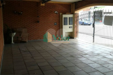 Casa com 4 dormitórios