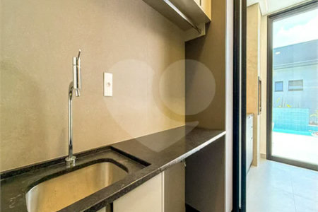 Casa Térrea Evidências - Indaiatuba/SP - R$ 1.950.000,00 - Área Total 307,33 m² - Área Construída 201,90 m² - TÉRREA - 03 suítes sendo a master com closet; Escritório; Lavabo; Cozinha com cooktop, forno, micro-ondas e coifa; Móveis planejados na hall de entrada, sala, escritório, cozinha, gourmet, s