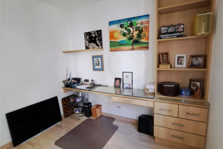 Apartamento à venda com 3 quartos, sendo 1 suíte, em Vila Uberabinha, São Paulo, SP