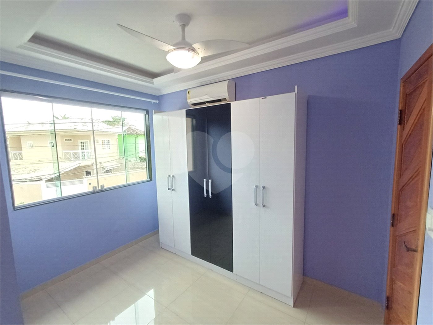 Casa à venda com 3 quartos, sendo 2 suítes, no condomínio Village da Posse, Rio de Janeiro - RJ