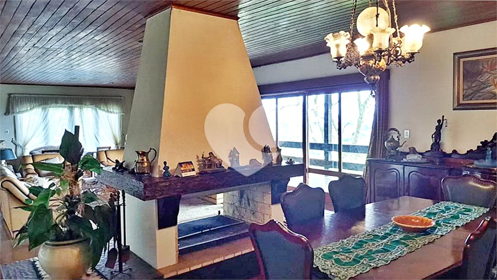 Casa à venda com 6 quartos, sendo 3 suítes, em Serra da Cantareira, Mairiporã, SP
