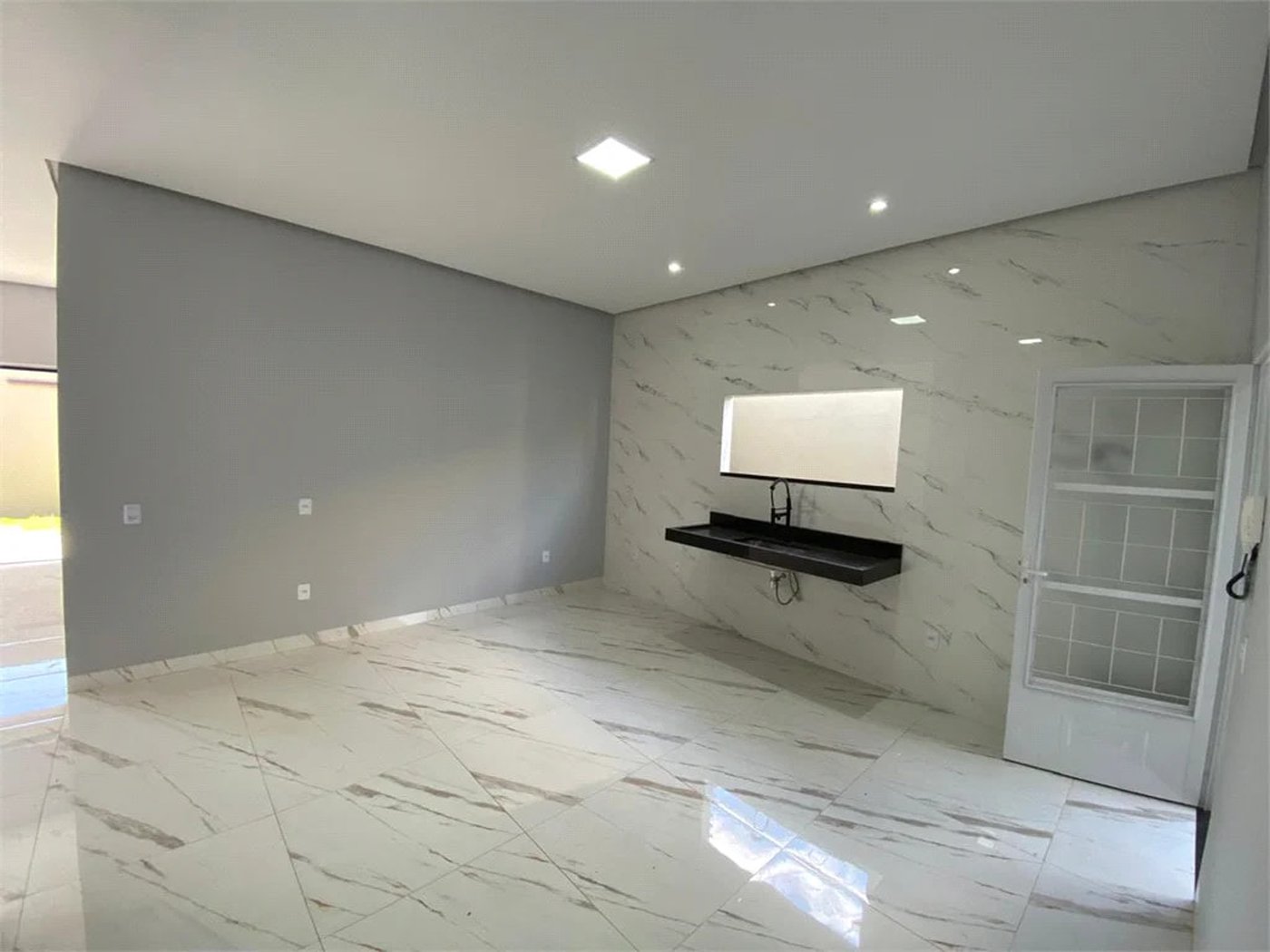 Casa à venda com 3 quartos, sendo 1 suíte,  em Eixo Cidade Nova, Balsas, MA