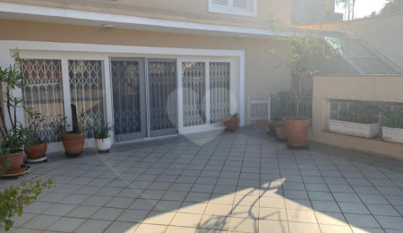Casa à venda com 3 quartos, sendo 1 suíte,  em Interlagos, São Paulo, SP