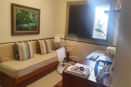 Apartamento à venda com 4 suítes em Vila Andrade, São Paulo, SP