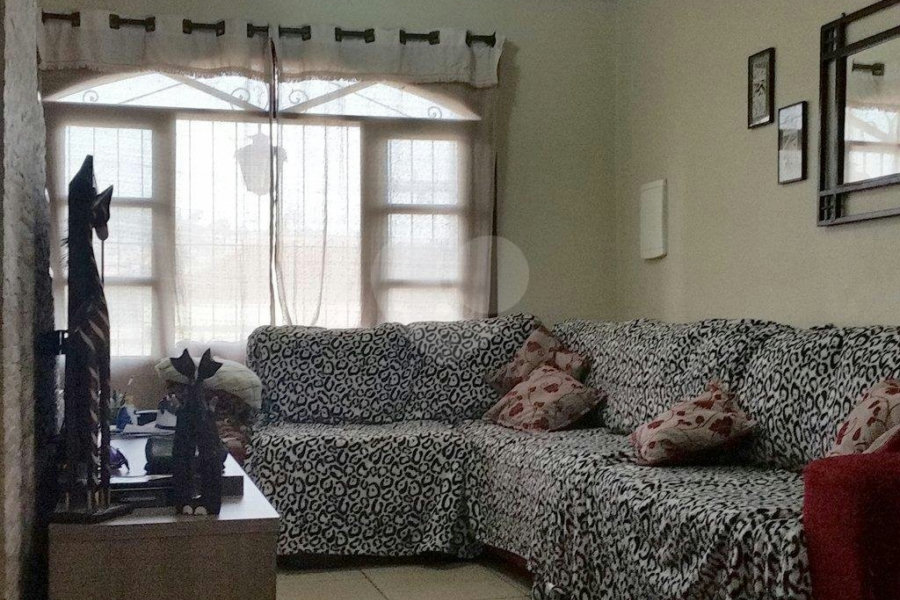 Sobrado à venda com 3 quartos, sendo 1 suíte,  em Tremembé, São Paulo, SP