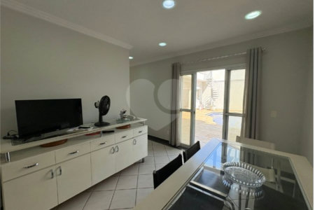 Casa à venda com 5 quartos, sendo 3 suítes, no condomínio Granja Olga III, Sorocaba - SP