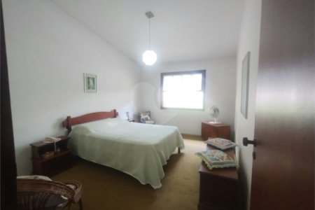 Casa à venda com 5 quartos, sendo 1 suíte, em Parque da Lagoa, Itapetininga, SP