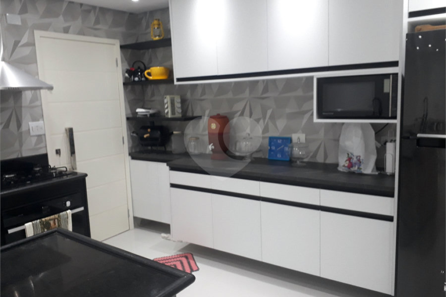 Sobrado à venda com 4 quartos, sendo 1 suíte, em Tremembé, São Paulo, SP