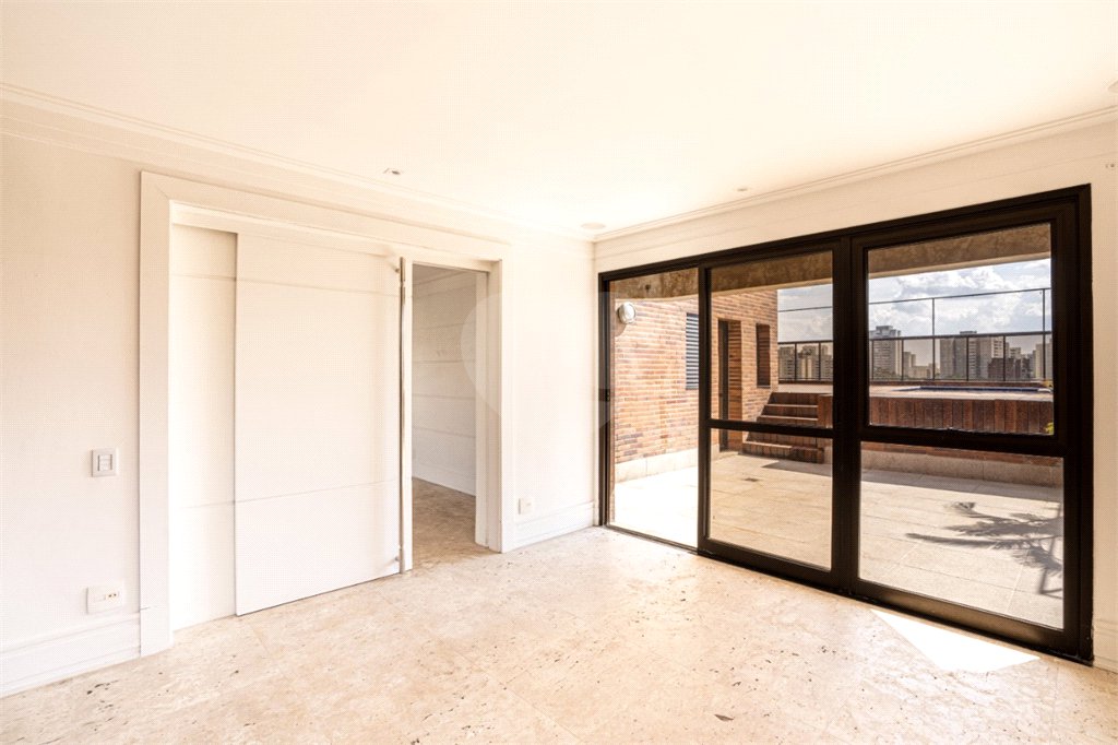 Apartamento à venda com 4 quartos, sendo 3 suítes, em Vila Andrade, São Paulo, SP