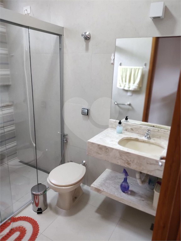 Casa à venda com 4 quartos, sendo 2 suítes, no condomínio Residencial Villaggio Paradiso, Itatiba - SP