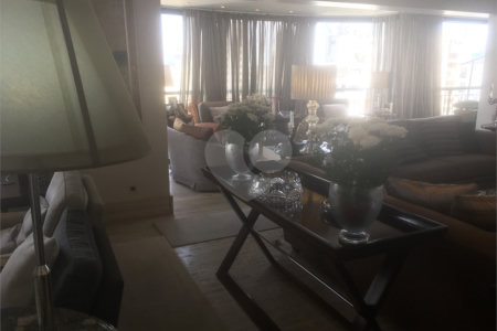 Apartamento à venda com 4 quartos, sendo 3 suítes, em Moema, São Paulo, SP