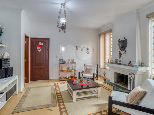 Casa de Vila à venda com 4 quartos, sendo 2 suítes,  em Granja Julieta, São Paulo, SP