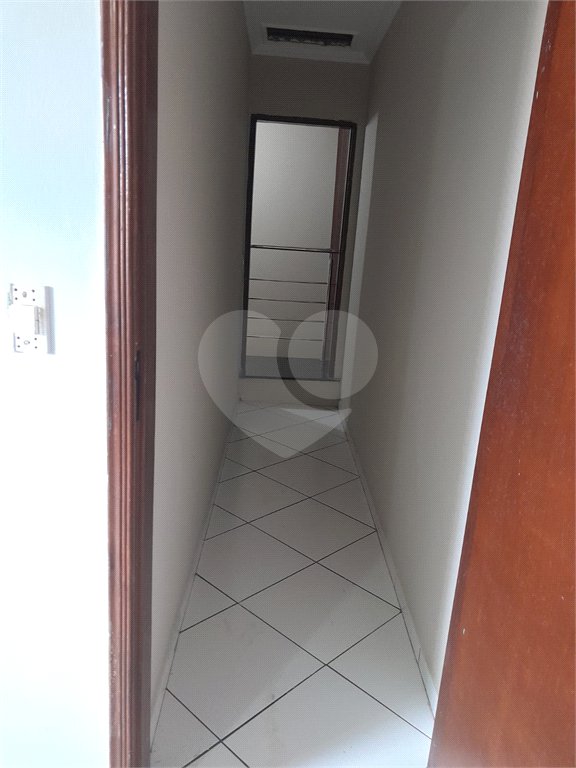 Sobrado á venda, com 03 Dormitórios, em Ibaté.