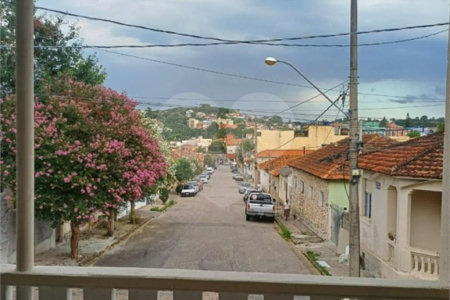 Casa à venda com 4 quartos em Estação, São Roque, SP