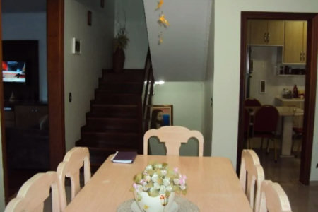 Sobrado à venda com 4 quartos, sendo 2 suítes, em Jardim Peri Peri, São Paulo, SP