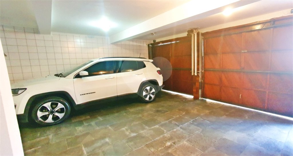 Sobrado à venda com 4 quartos, sendo 3 suítes, em Vila Paulicéia, São Paulo, SP