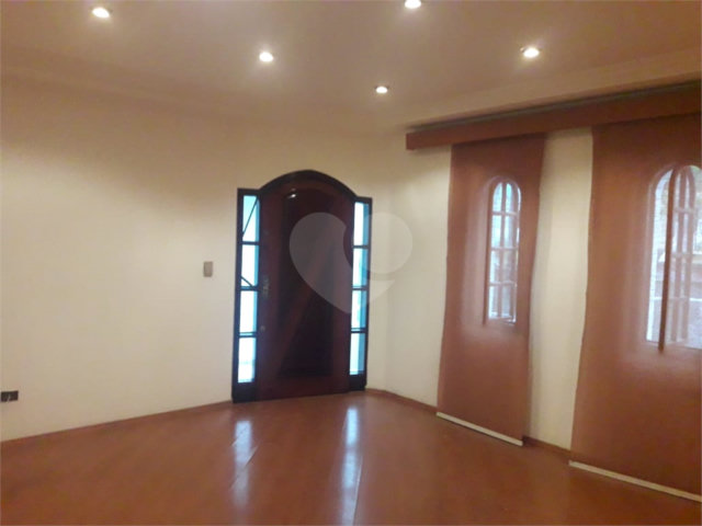 Sobrado à venda com 4 quartos, sendo 1 suíte,  em Jaçanã, São Paulo, SP
