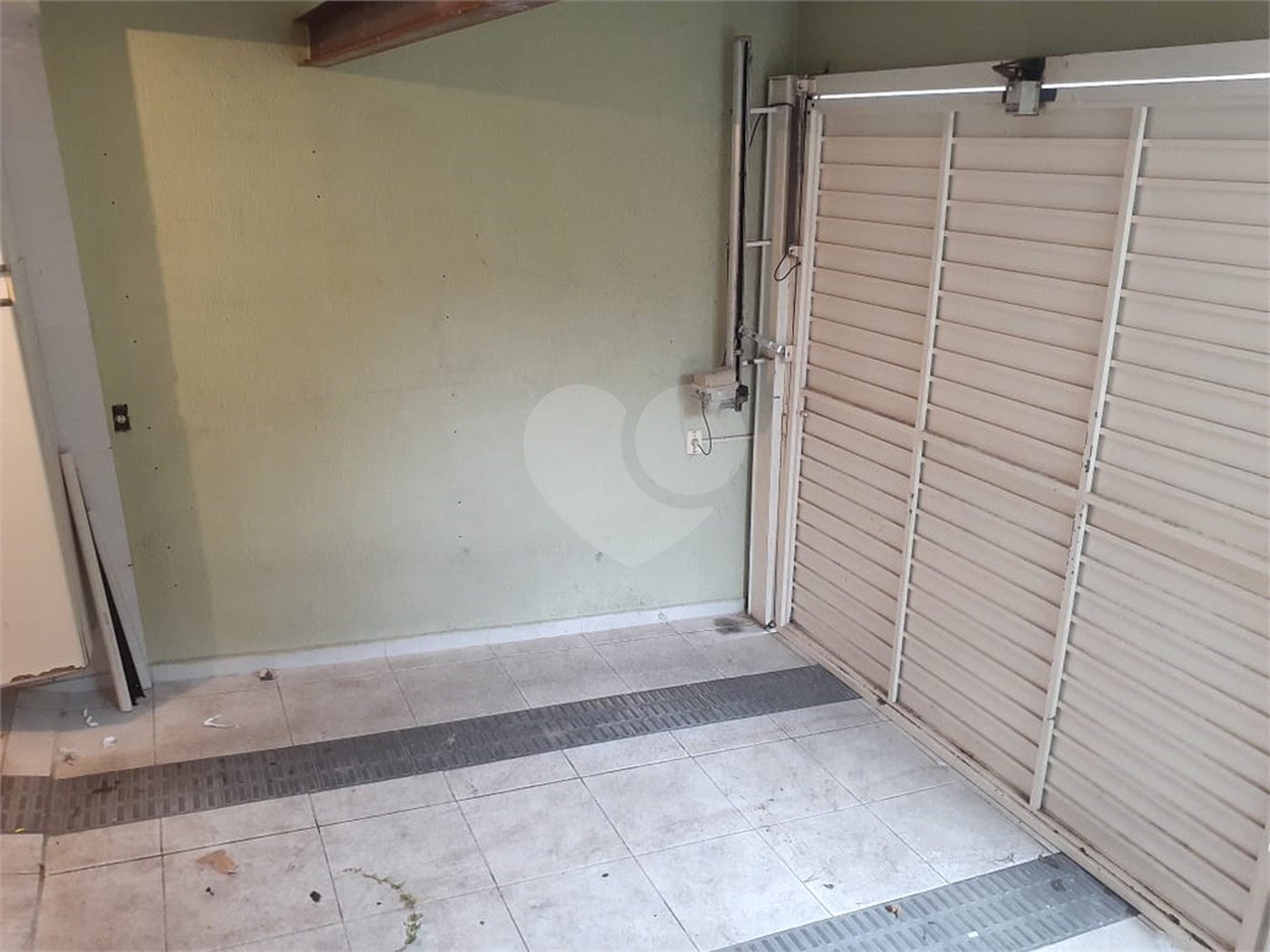 Sobrado à venda com 4 quartos, sendo 2 suítes, em Tremembé, São Paulo, SP