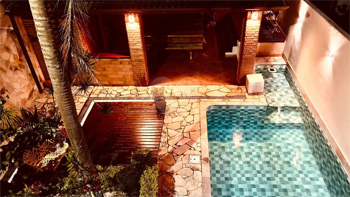 Sobrado à venda com 3 quartos, sendo 1 suíte, em Chácara Recanto Verde, Cotia, SP