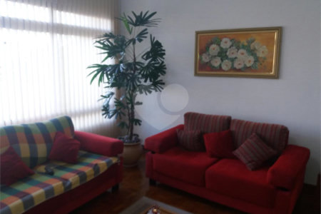 Sobrado à venda com 3 quartos em Vila Barreto, São Paulo, SP