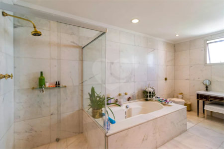 Apartamento à venda com 4 quartos, sendo 2 suítes, em Real Parque, São Paulo, SP