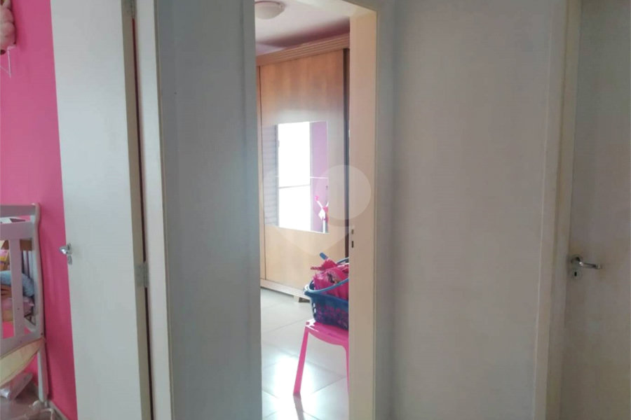 Casa à venda com 3 quartos, sendo 1 suíte,  no condomínio Village St. Louis, São Paulo - SP