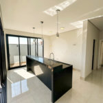 Casa à venda com 3 quartos, sendo 1 suíte, no condomínio Residencial Mont'alcino, Valinhos - SP