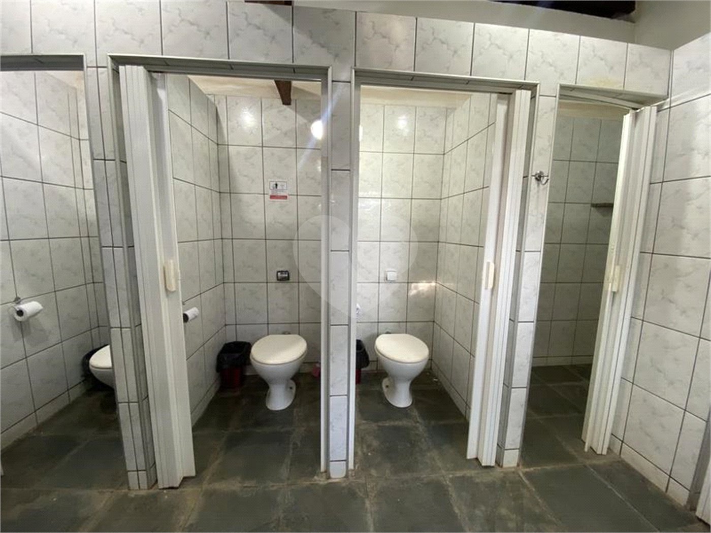 Chácara à venda com 10 quartos, sendo 2 suítes, em Mombaça, São Roque, SP
