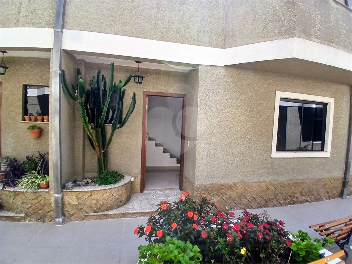 Casa à venda com 3 quartos, sendo 1 suíte,  no condomínio Res Saint Honoré, São Paulo - SP
