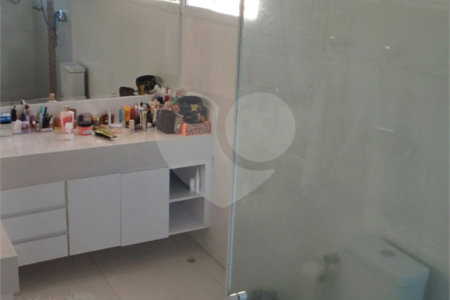 Casa à venda com 4 suítes no condomínio Parque da Figueiras, Mogi das Cruzes - SP