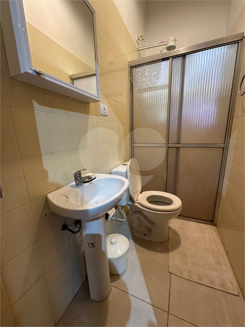 Casa à venda com 4 quartos, sendo 2 suítes,  no condomínio Chacara Marques, Santana de Parnaíba - SP