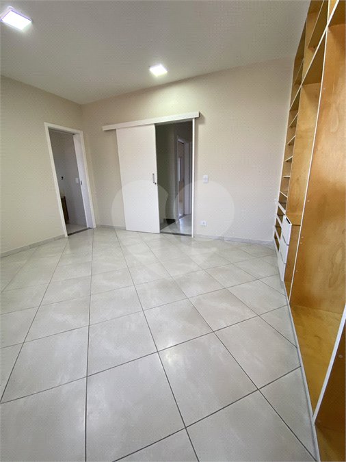 Casa à venda com 3 quartos, sendo 1 suíte, no condomínio Ana Carolina, São Paulo - SP