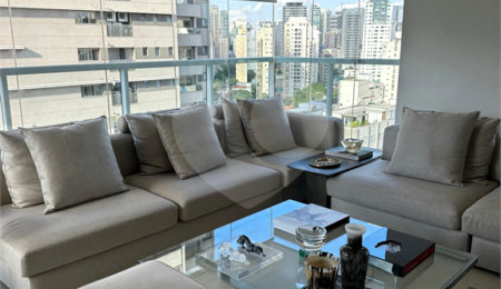 Apartamento à venda com 3 quartos, sendo 2 suítes,  em Vila Olímpia, São Paulo, SP