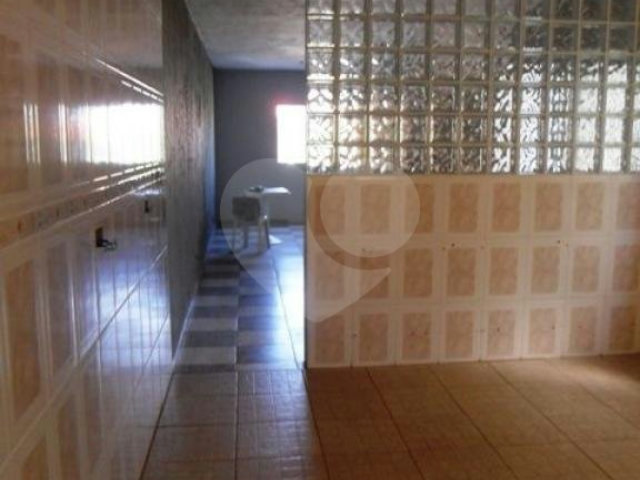 Sobrado à venda com 3 quartos, sendo 1 suíte,  em Parque Continental, Guarulhos, SP