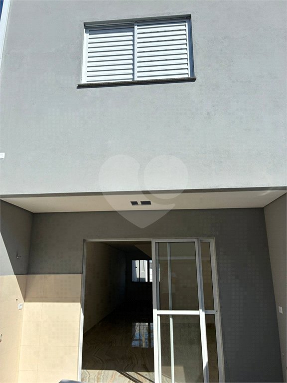 Sobrado à venda com 3 quartos, sendo 1 suíte, em Calmon Viana, Poá, SP