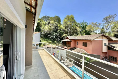 Casa à venda com 4 quartos, sendo 3 suítes,  no condomínio Vilarejo, Carapicuíba - SP
