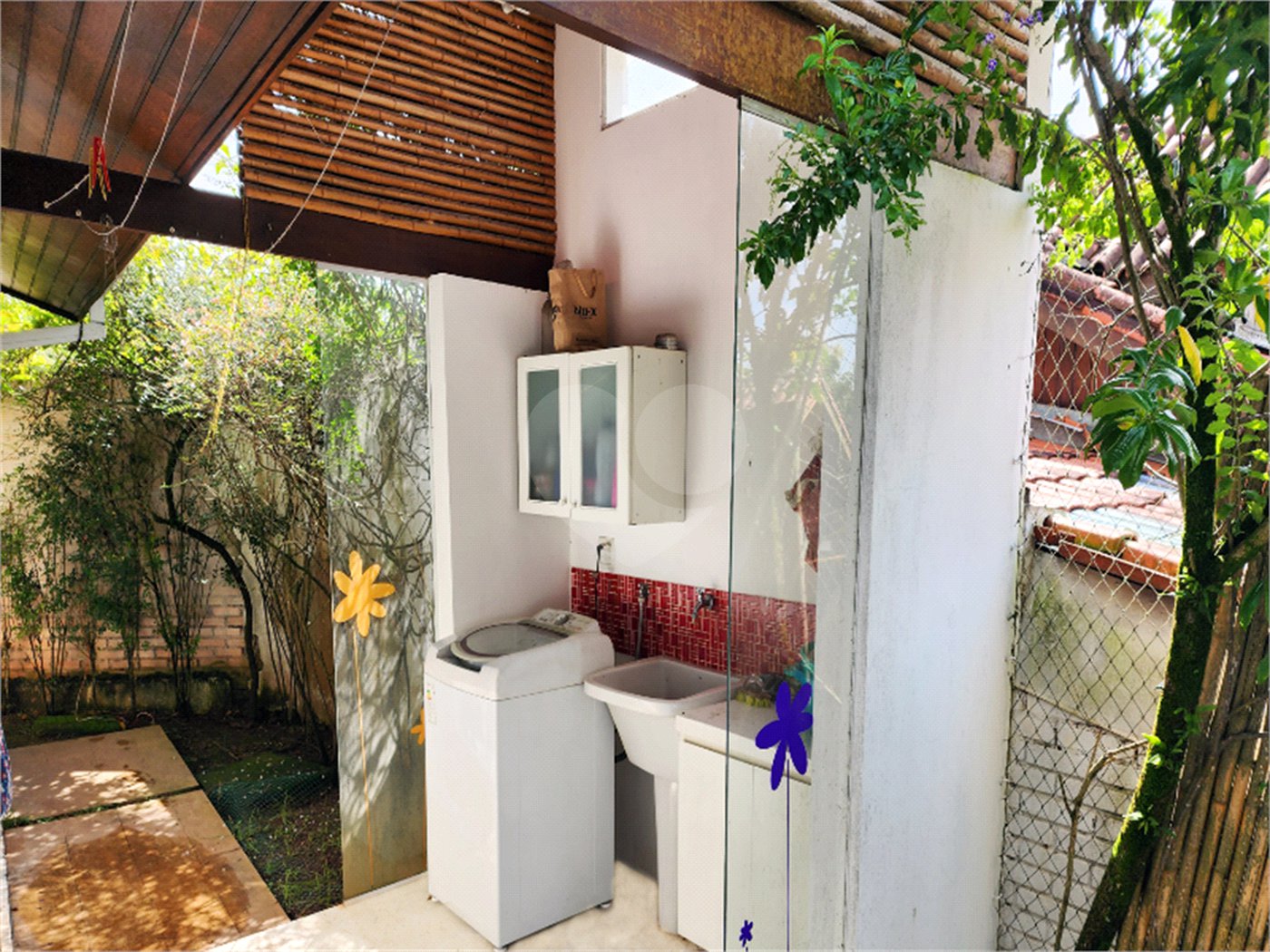 Casa à venda com 4 quartos, sendo 2 suítes,  no condomínio Vila Nova de Gaia, São Paulo - SP