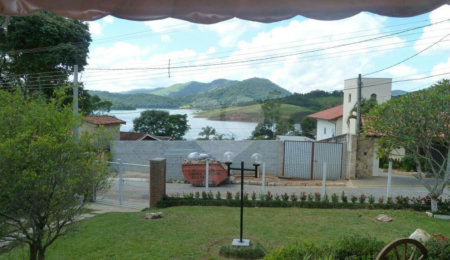 Chácara à venda com 3 quartos, sendo 1 suíte, em Vila Salles, Atibaia, SP