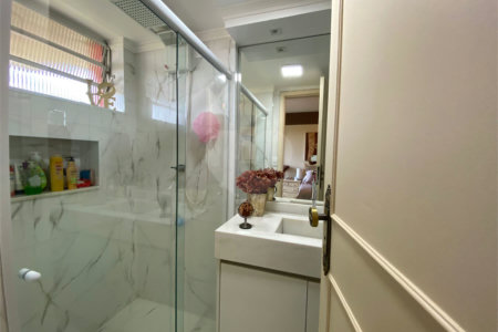 Apartamento à venda com 3 quartos, sendo 1 suíte,  em Vila Romana, São Paulo, SP