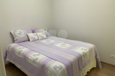 Sobrado à venda com 3 quartos, sendo 1 suíte,  em Vila Gumercindo, São Paulo, SP