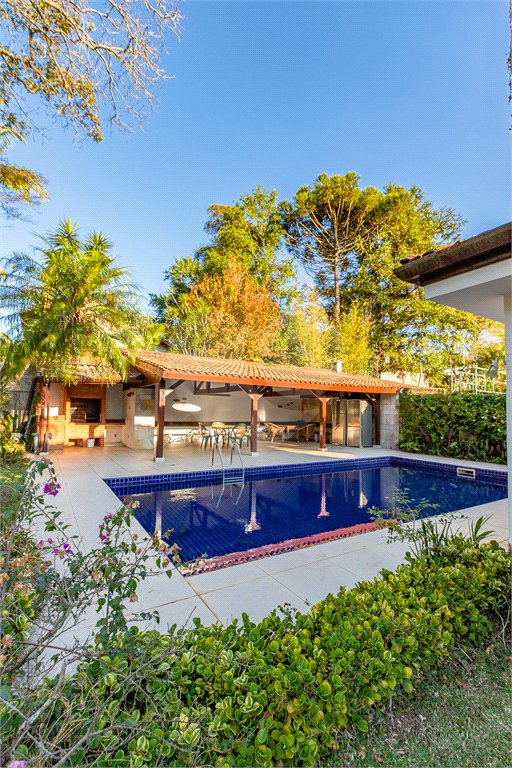 Casa Térrea à venda com 5 quartos, sendo 3 suítes, em Jardim Marajoara, São Paulo, SP