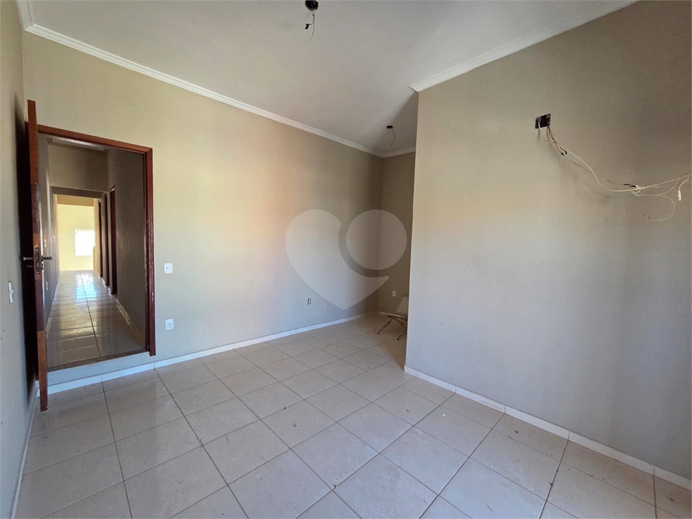 Casa à venda com 3 quartos, sendo 1 suíte, em Vila José Salem, Itapetininga, SP