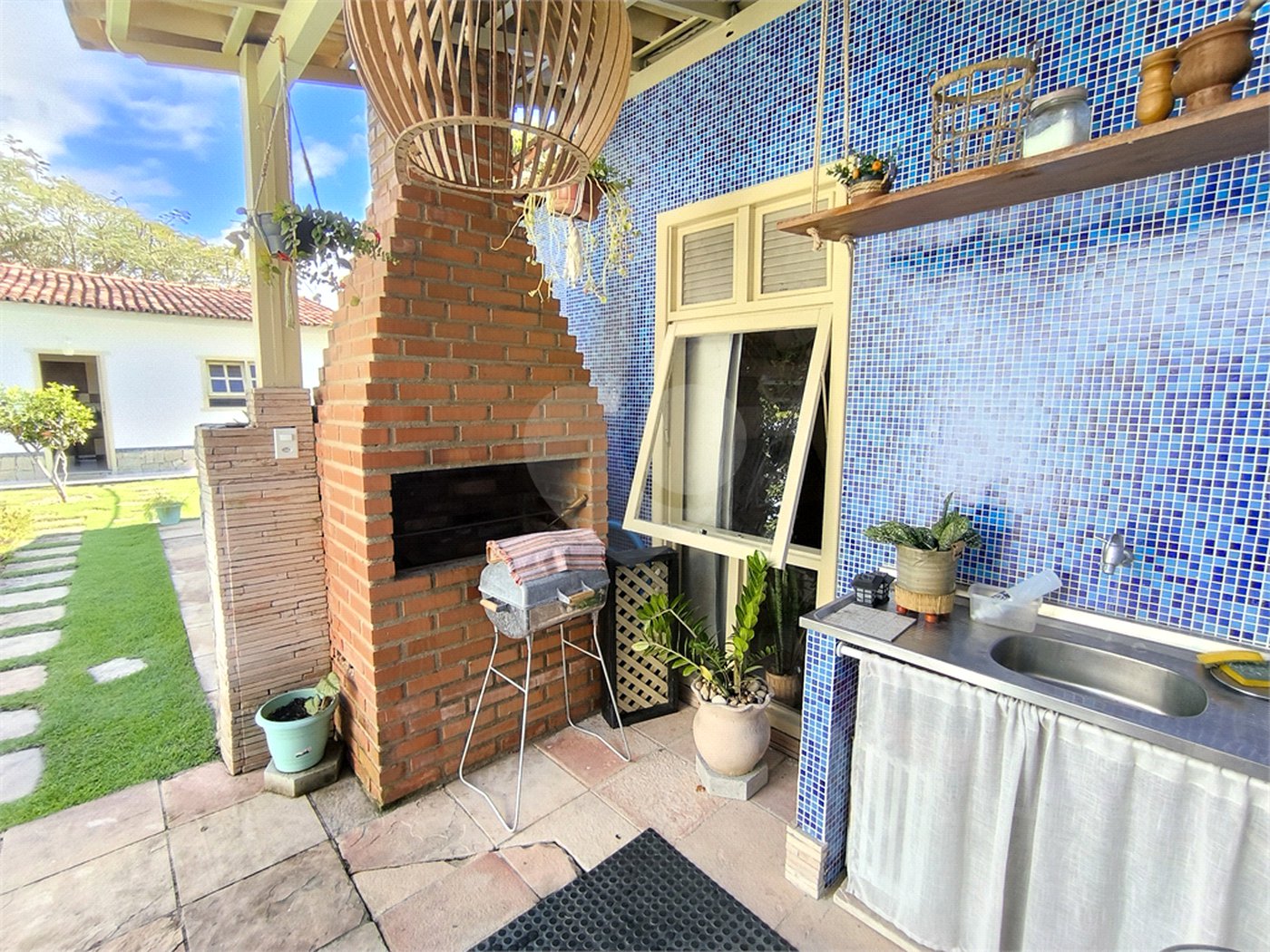 Casa à venda com 4 quartos, sendo 2 suítes, no Centro, Santa Cruz Cabrália, BA