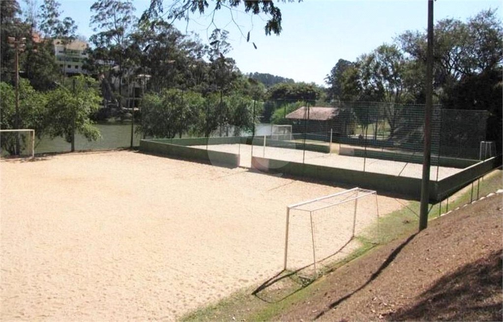 Casa à venda com 5 quartos, sendo 3 suítes, no condomínio Estância Marambaia, Vinhedo - SP