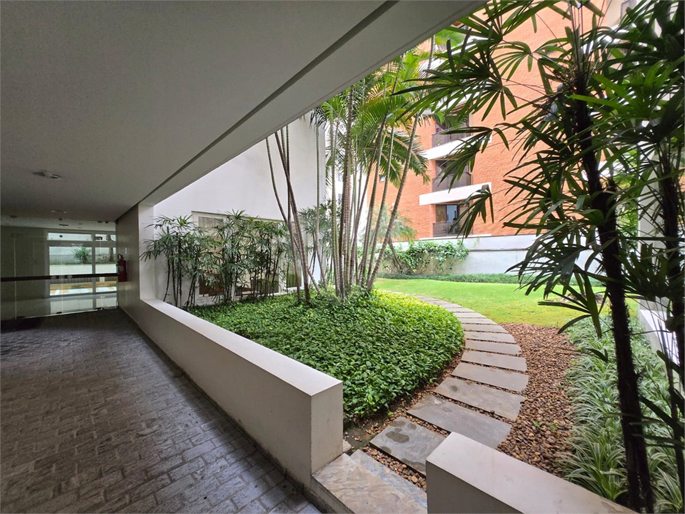 Apartamento à venda com 3 quartos, sendo 1 suíte, em Indianópolis, São Paulo, SP