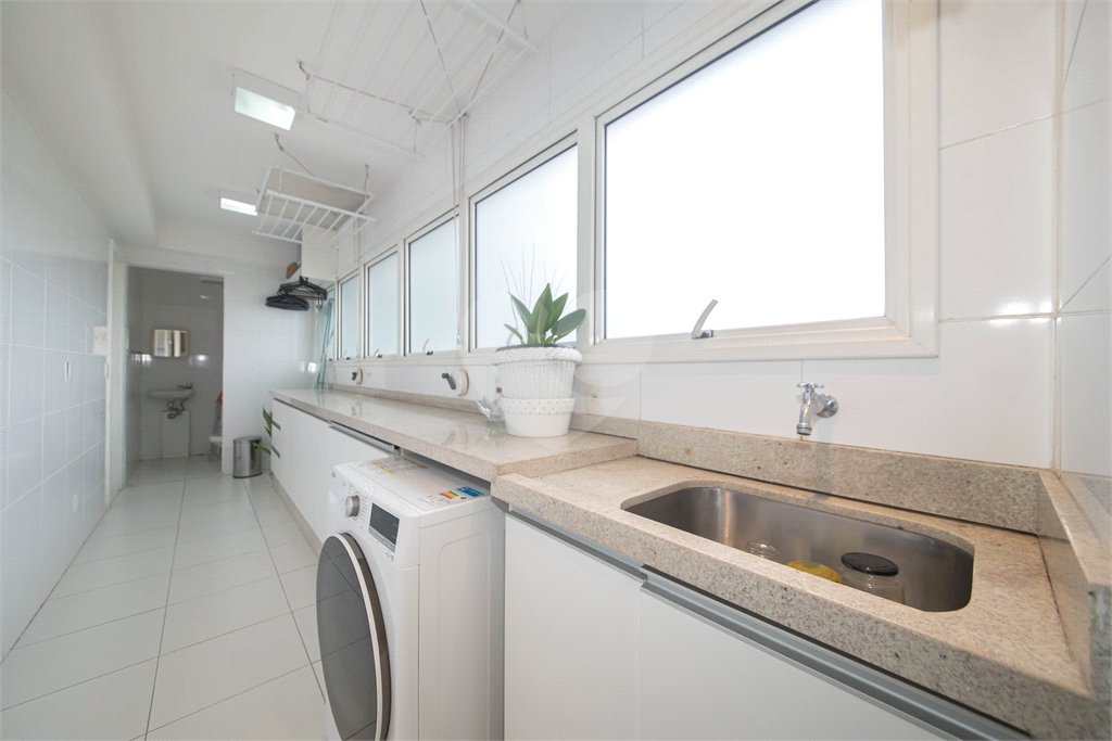 Apartamento à venda com 3 quartos, sendo 2 suítes, em Vila Mariana, São Paulo, SP