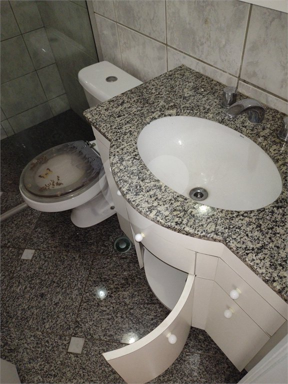 Apartamento à venda com 3 quartos, sendo 1 suíte, em Vila Oliveira, Mogi das Cruzes, SP
