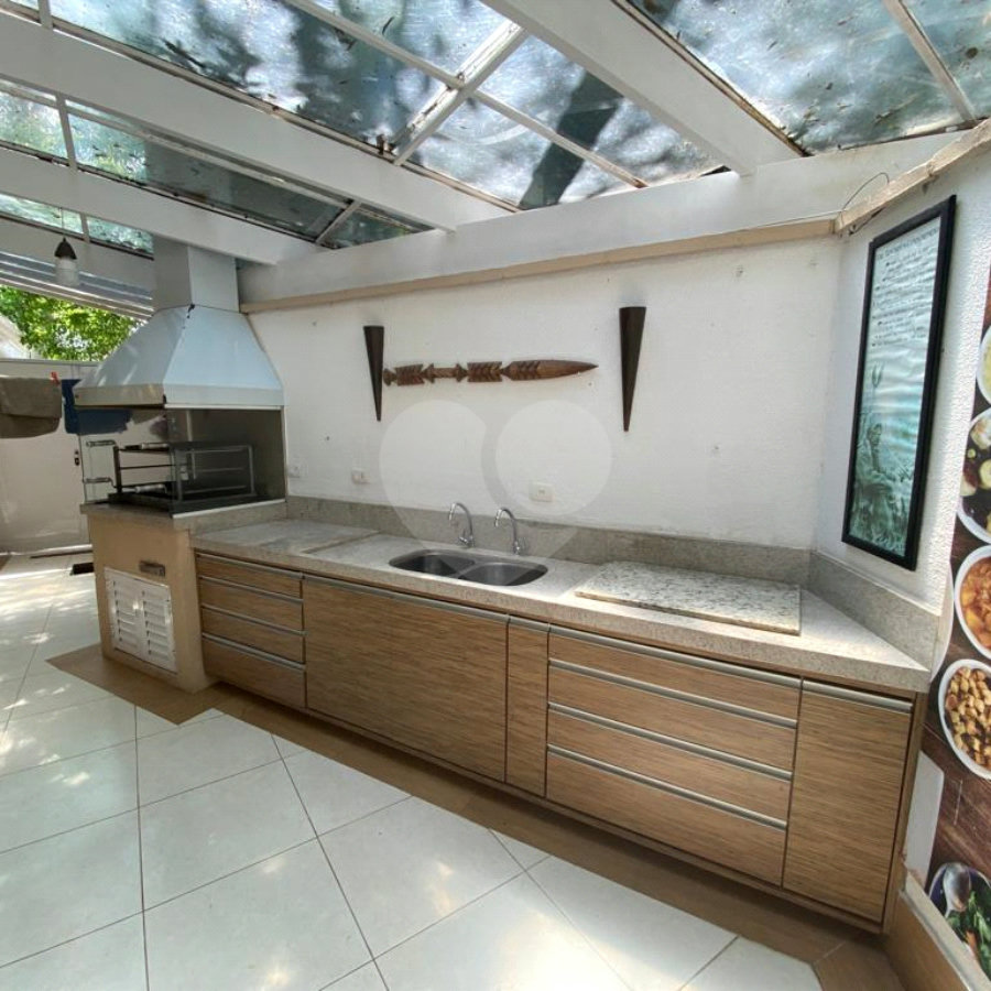 Casa à venda com 4 quartos, sendo 2 suítes, no condomínio Sunríse, São Paulo - SP