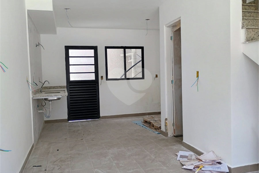 Casa à venda com 2 quartos no condomínio Vila Davos 2, São Paulo - SP