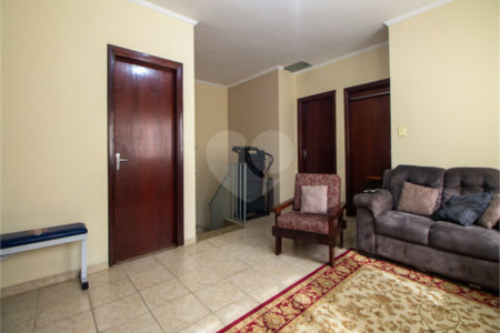 Casa à venda com 3 quartos, sendo 1 suíte, em Chácara Inglesa, São Paulo, SP